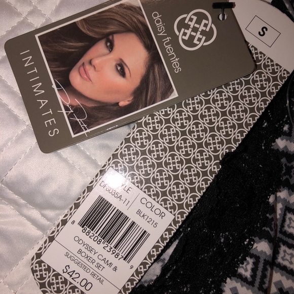 Daisy Fuentes Pajama Set - Picture 4 of 5